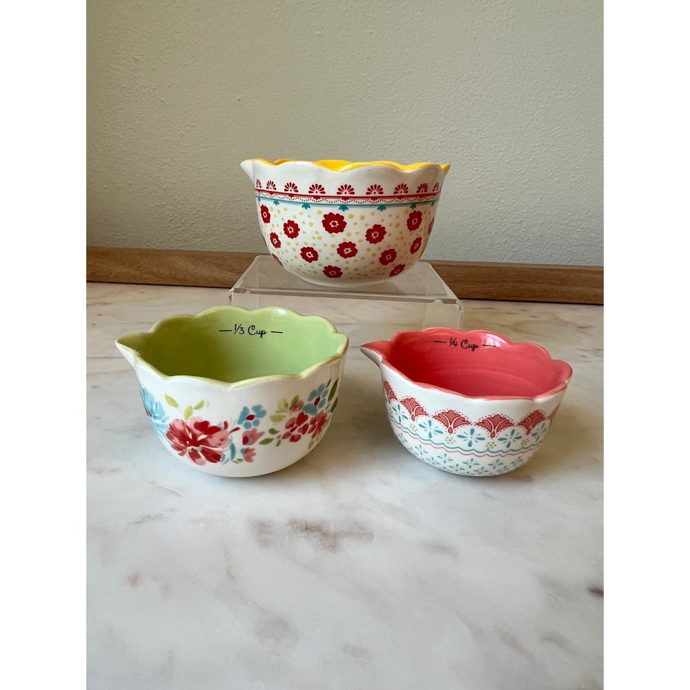 The Pioneer Woman Nesting Measuring Cups Red Set 3pcs, Missing 1 cup